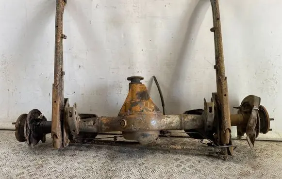 Mitsubishi Pajero Sport I Rear axle beam with reductor 