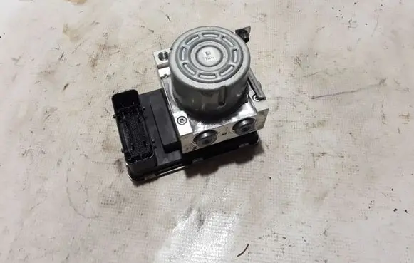 Volvo S90, V90 ABS Pump 31680101