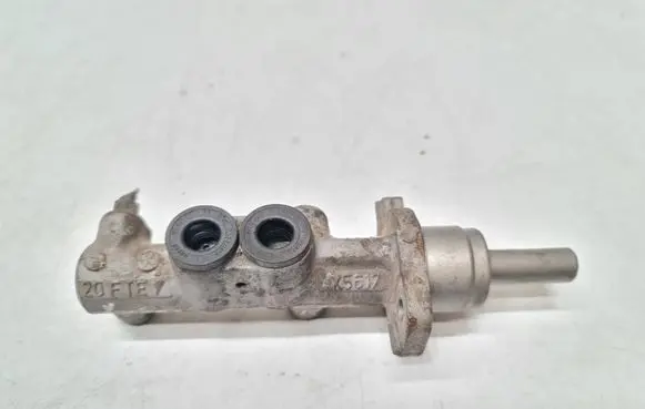 Master brake cylinder