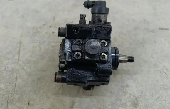 KIA Ceed Fuel injection high pressure pump 331002A400