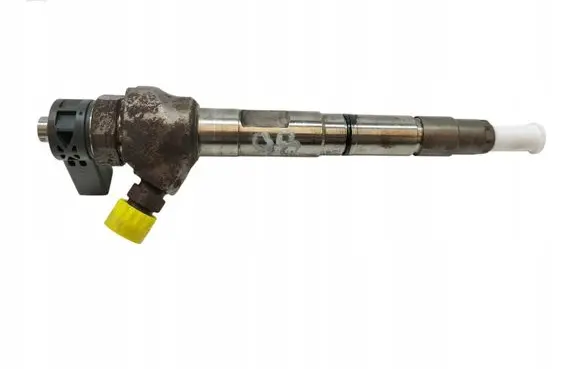 Volkswagen PASSAT B8 Fuel injector 04L130277AC