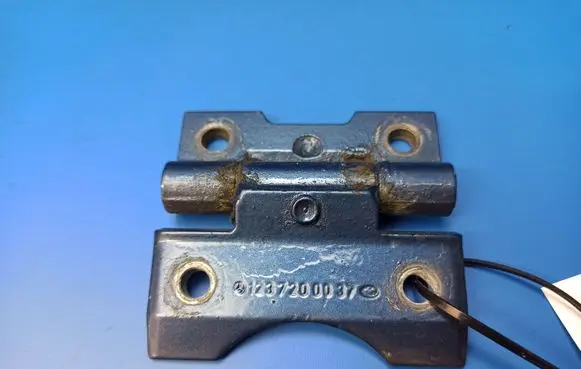 Mercedes-Benz 380 560SEC C126 Front door upper hinge 1237200037