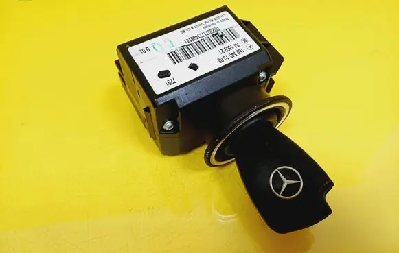 Mercedes-Benz A W169 Ignition lock 1695451908
