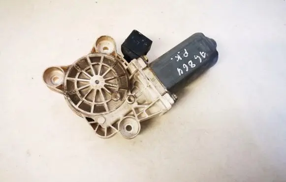 Mercedes-Benz C W203 Front door window regulator motor a2118201842