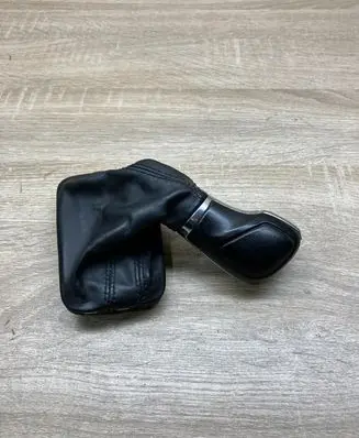 Volkswagen PASSAT B7 Gear lever shifter trim leather/knob 