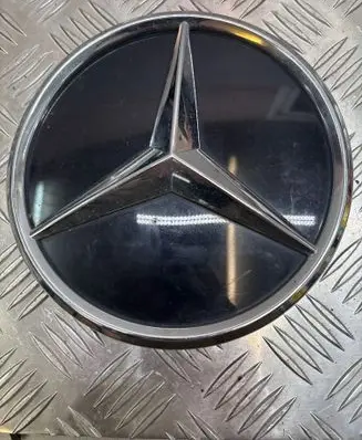 Mercedes-Benz E W213 Manufacturer badge logo/emblem A0008880400