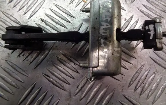 Opel Corsa D Rear door check strap stopper