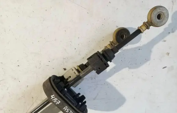 Opel Astra J Gear shift cable linkage 55583487