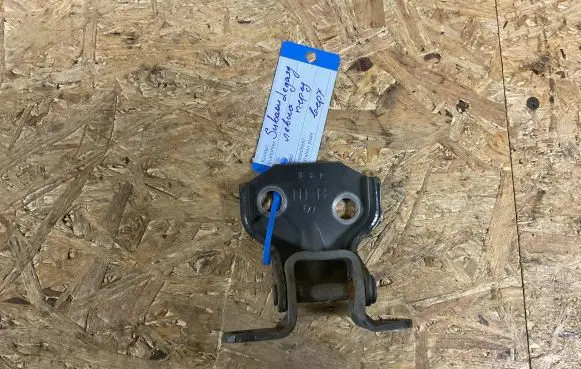 Subaru Legacy Front door upper hinge