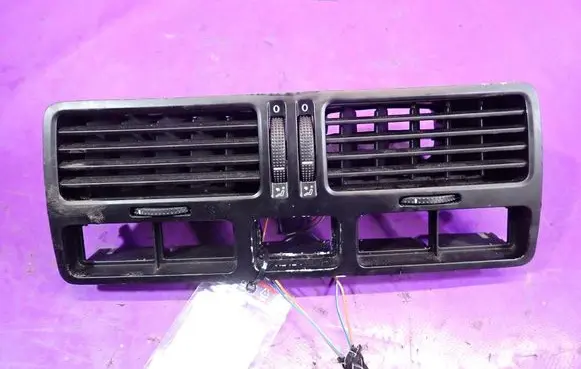 Volkswagen Bora Dashboard side air vent grill/cover trim