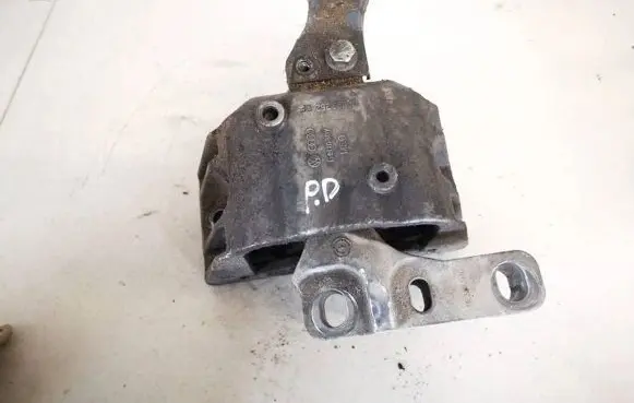 Skoda Octavia Mk1 (1U) Engine mount bracket 1j0199262bf