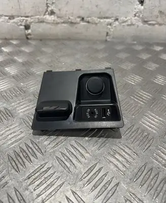 BMW X5 F15 USB socket connector 9266607