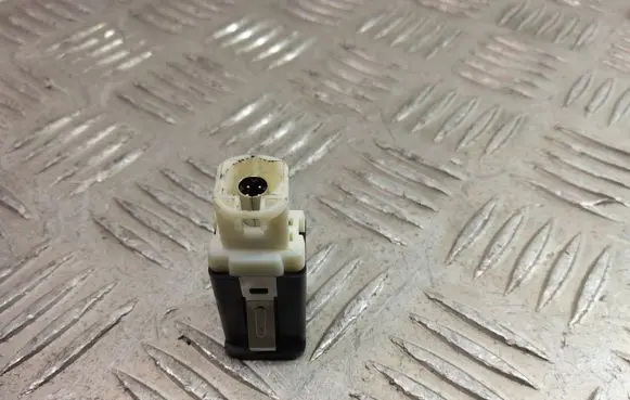BMW X3 F25 USB socket connector 9237656