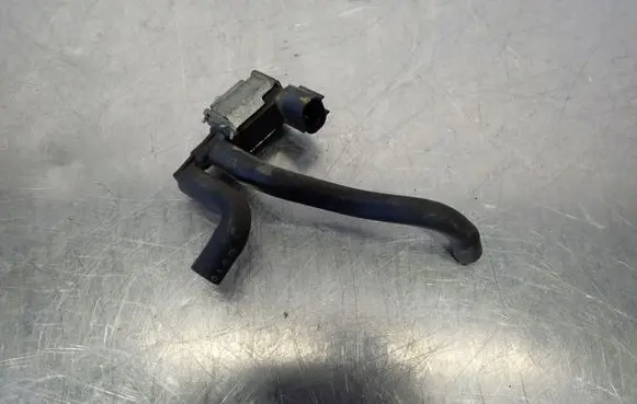 Subaru Impreza III Valve vacuum K5T48479
