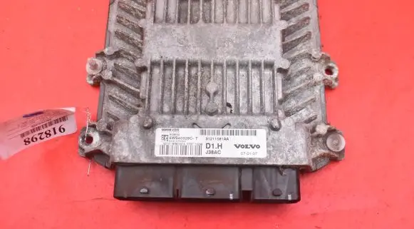 Volvo V50 Engine control unit/module ECU 31211081AA
