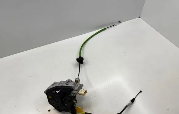 Audi TT TTS Mk2 Front door lock 8J2837015A