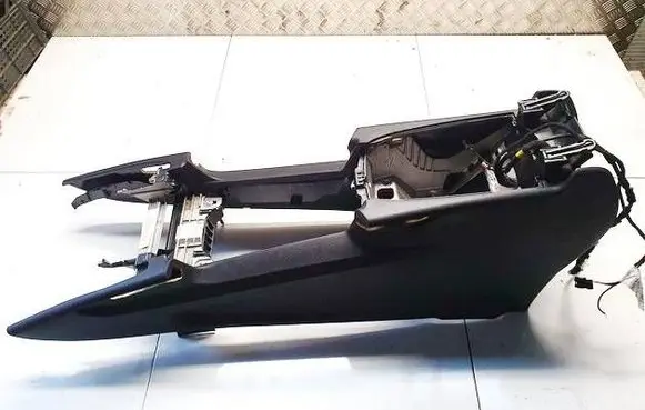 Mercedes-Benz ML W164 Center console w16416876017 w164-16876017