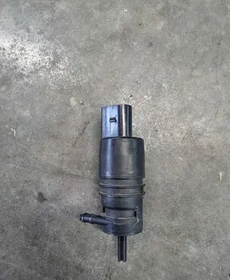 BMW 4 F32 F33 Windscreen/windshield washer pump 7302589