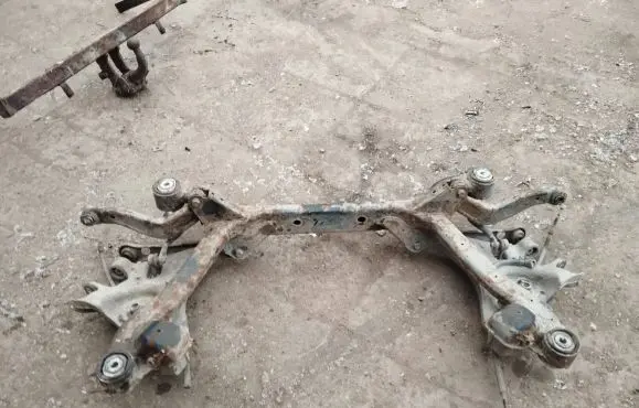 Audi A4 S4 B7 8E 8H Rear axle beam 