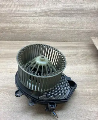 Audi A4 S4 B5 8D Heater fan/blower 8D1820021 740221233F