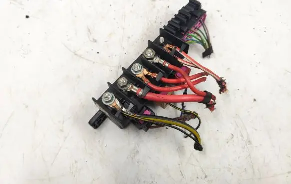Skoda Octavia Mk1 (1U) Relay mounting block 8L0941822 896081002