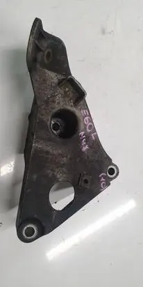 BMW 5 E60 E61 Engine mounting bracket 6777053 138074