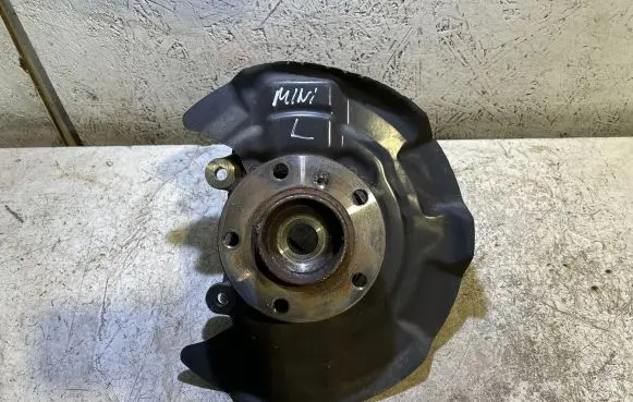 Mini Cooper Countryman R60 Front wheel hub