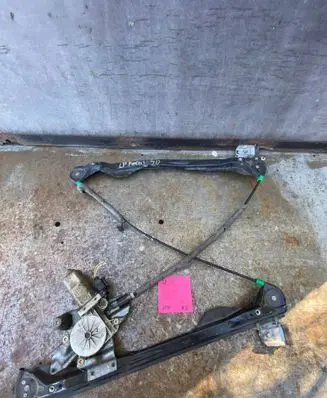 Ford Focus Front door window regulator with motor XS4123201
