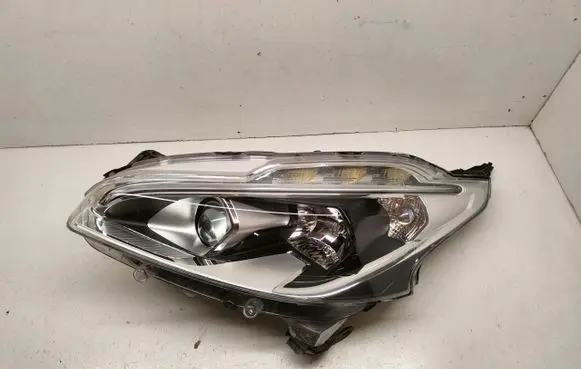 Peugeot 208 Headlight/headlamp