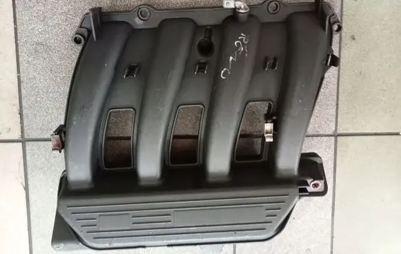 Renault Megane II Intake manifold 8200022251A