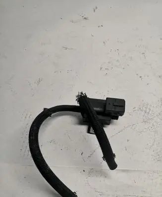 Lexus IS 220D-250-350 Vacuum valve 258600R010 72828606
