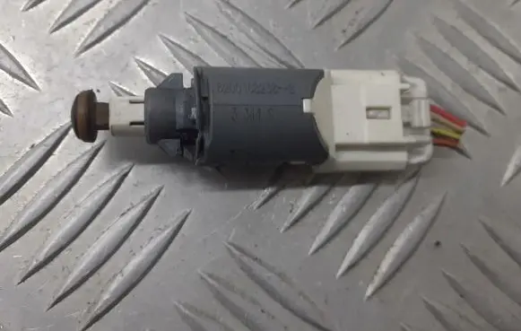 Renault Scenic II - Grand scenic II Brake pedal sensor switch 8200168238