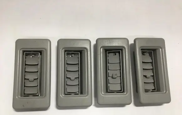 Mitsubishi Pajero Air vent grill in roof 