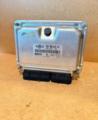 Volkswagen PASSAT B7 Engine control unit/module 038906019KE 1039S02066 0281011201