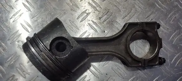 BMW 5 E39 Piston with connecting rod