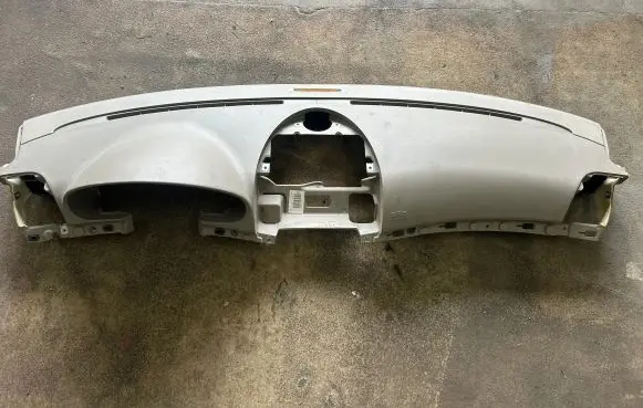 Mercedes-Benz E W211 Dashboard A2116800687