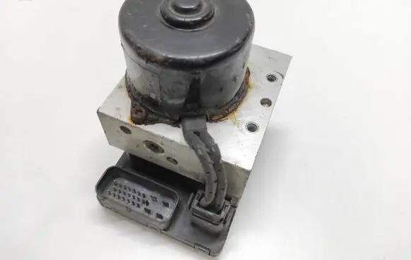 Volkswagen Golf IV ABS Pump 1J0907379P 10094903313 5WK8476