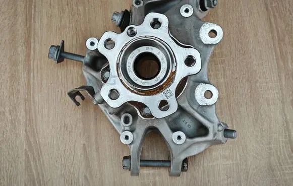 BMW 4 G22 G23 G24 G26 Rear wheel hub spindle/knuckle 6892521 6890070