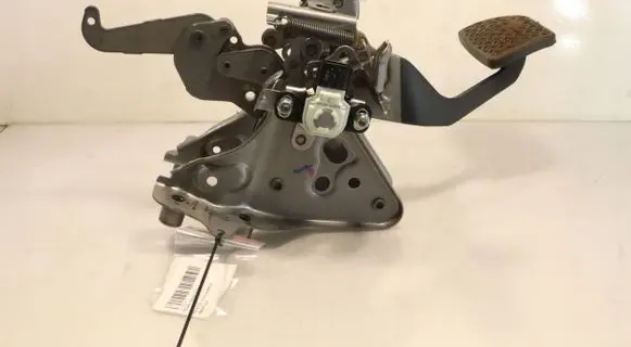 Lexus RX 330 - 350 - 400H Clutch pedal 