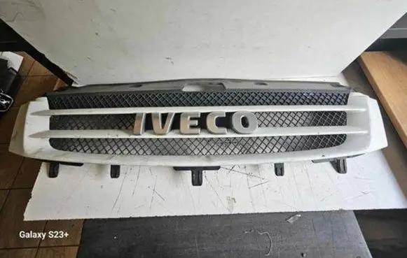 Iveco Daily 35 - 40.10 Front grill 3802801