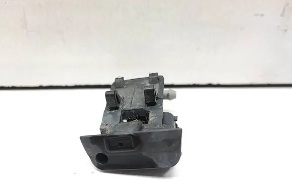 BMW X5 E70 Windshield washer spray nozzle 