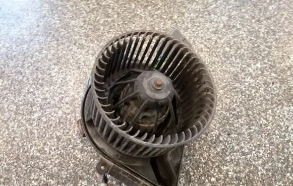 Renault Master II Heater fan/blower 133884M