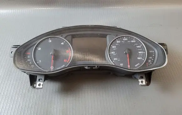 Audi A6 C7 Speedometer (instrument cluster) 4G8920950D