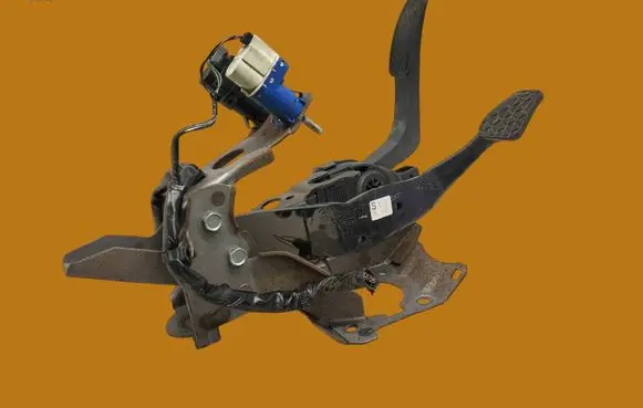 Mazda 2 Clutch pedal 8V219F836AA