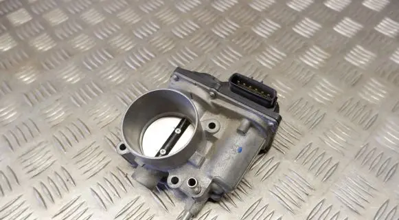 Toyota Avensis T270 Throttle valve 220300T050