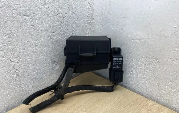 Chevrolet Captiva Glow plug pre-heat relay 0281003041