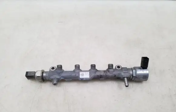 Volkswagen PASSAT B8 Fuel main line pipe 04L089G