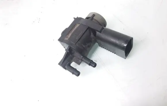 Volkswagen Golf V Vacuum valve 1J0906283C