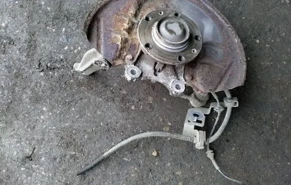 Peugeot 407 Rear wheel hub spindle/knuckle 