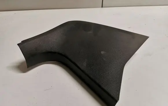 Foot area side trim